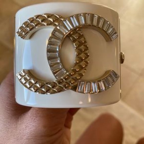 chanel cuff bracelet - Picture 4 of 10